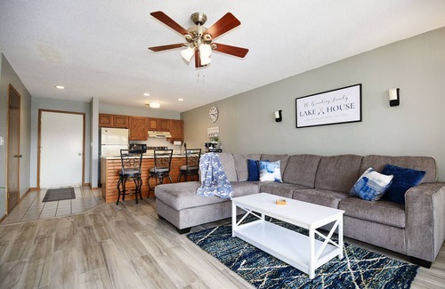 Lake Ozark Condo | Lake Ozark Condo w/Lake View + Boat Rental Option