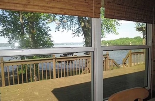 Pepin House | Lake Pepin lakehouse on Private Beach: Dock, Kayaks, Paddleboards.& Peddle Boat…