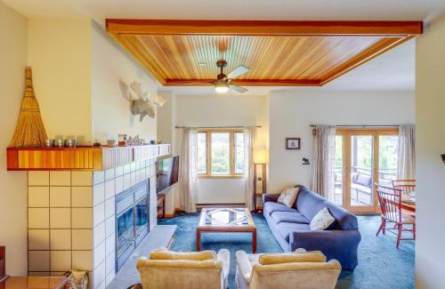 Lake Placid Apartment | Lake Placid Condo with Patio - Walk to Beach!