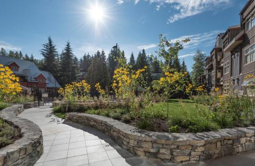 Whistler Creekside Apartment | Lake Placid Lodge by Whiski Jack