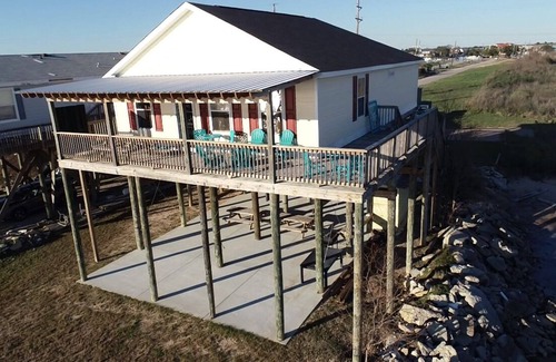 Slidell House | Lake Pontchartrain Slidell Home w/ Private Pier and Dock - close to New Orleans