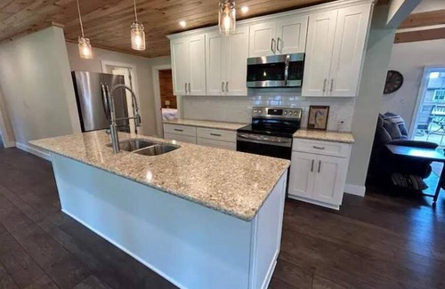 Westford House | Lake Pymatuning Getaway