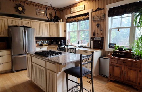 Amanda Park House | Lake Quinault and Mountain Views Explore nature in the Olympic National Park
