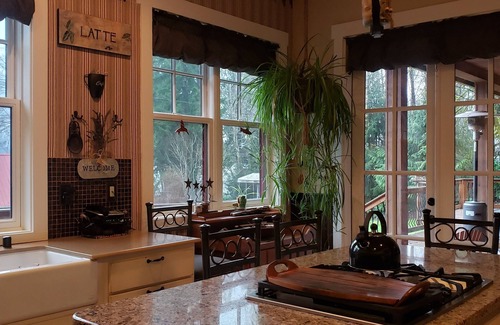 Amanda Park House | Lake Quinault and Mountain Views Explore nature in the Olympic National Park