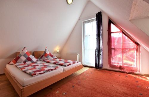 Kossau Apartment | Lake Retreat in Kossau