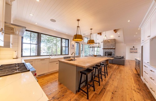 Muskoka Lakes Cottage | Lake Rosseau! New Build! 7 Bedrooms, 6 Bath!, Luxury Family Getaway!