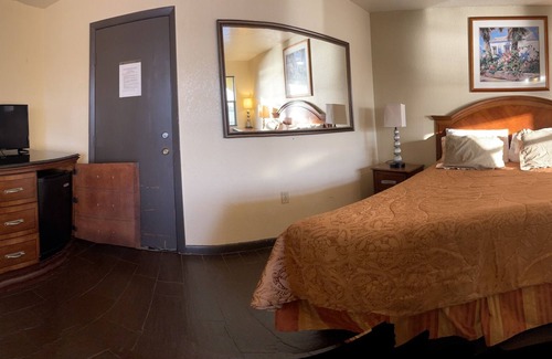 Cypress Gardens Hotel | Lake Roy Beach Inn