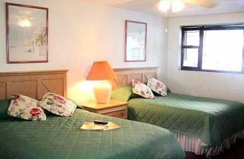 Cypress Gardens Hotel | Lake Roy Beach Inn