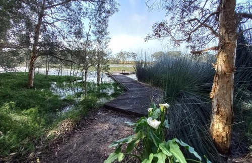 Emerald Beach Bed & Breakfast | Lake Russell Lakeside Retreat