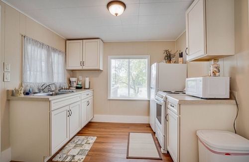 Lake Ozark Cabin | Lake Shore Fishing Cabins, 4 units together, boat slips/dock/ramp/fire pit, patio decks