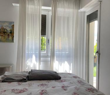 La Tour-de-Peilz Apartment | Lake side(5min)/fire place/garden/freeparking/45m2