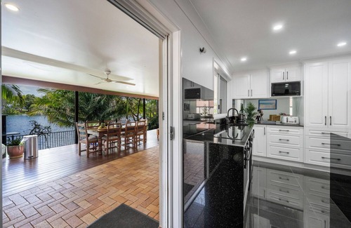 Yamba House | Lake Side Bliss LJ Hooker