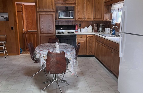 Belfast Cabin | LAKE SIDE CABIN SWANLAKE MAINE