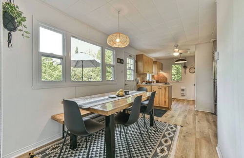 St-Adolphe-d'Howard Ski Chalet | Lake, spa and softness | Le Havre des Saisons