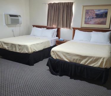 Saddlestring Hotel | Lake Stop Resort