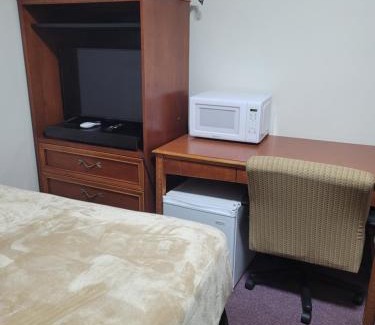 Saddlestring Hotel | Lake Stop Resort