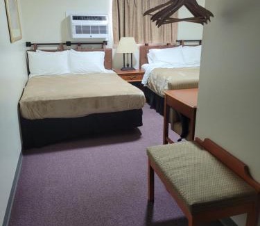 Saddlestring Hotel | Lake Stop Resort