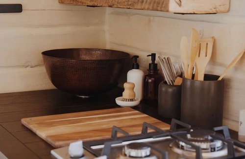 Grand Marais Cabin | Lake Superior Views w/Sauna - Near GM + Dog Friendly. 1min Walk to Beach.