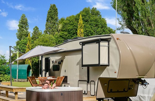 Lake Tarawera House | LAKE TARAWERA LUXURY ACCOMODATION
