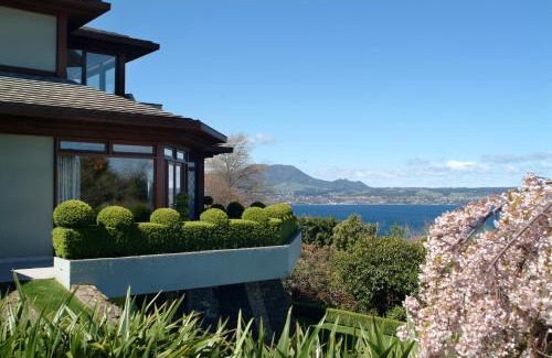 Acacia Bay Cabin | Lake Taupo Lodge
