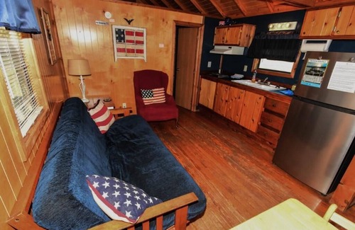 Mead Cabin | Lake Texoma Cedar Cabin - Uncle Sams Cabin