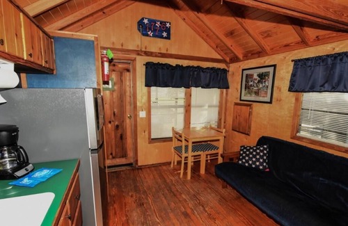 Mead Cabin | Lake Texoma Cedar Cabin - Uncle Sams Cabin