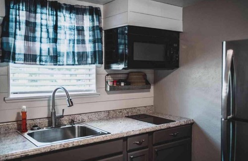 Mead Apartment | Lake Texoma Room with Kitchenette