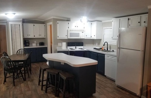 Mead House | Lake Texoma Vacation Home Wakezone