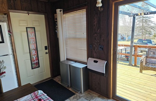 Hingham Cabin | Lake & Trail Getaway - Perfect for a Fall getaway!