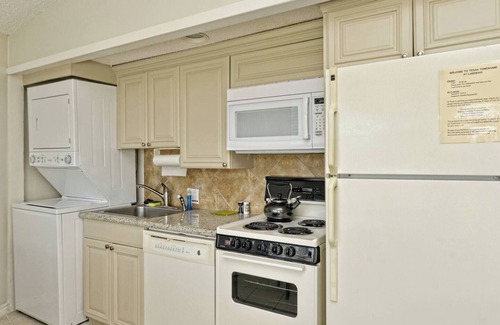 Lakeway House | Lake Travis Bungalow: Casita Golden Rod (#2)