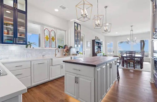 Spicewood Villa | Lake Travis Hilltop Retreat Panoramic Lake Views