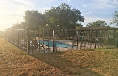 Spicewood House | Lake Travis Home on End of Cove!