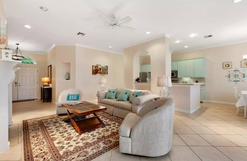 Leander House | Lake Travis home with beautiful sunsets