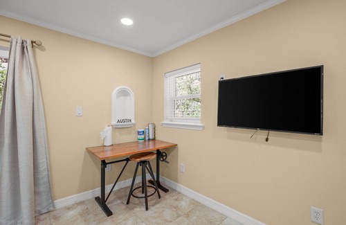 Volente Apartment | Lake Travis Studio near Volente