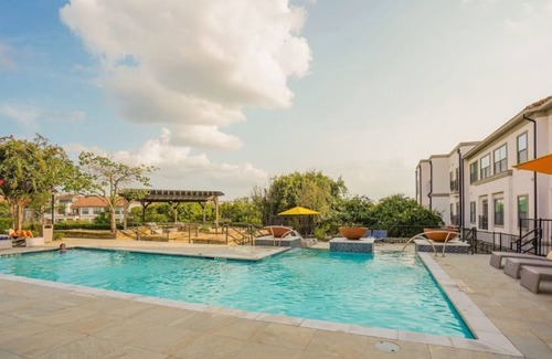 Spanish Oaks Apartment | ⭑LAKE TRAVIS- SUITE DREAMS⭑ (NEW LISTING!!)