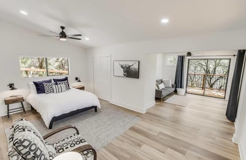 Lago Vista House | Lake Travis Valley View Retreat on 5 acres