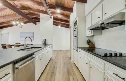 Lago Vista House | Lake Travis Valley View Retreat on 5 acres