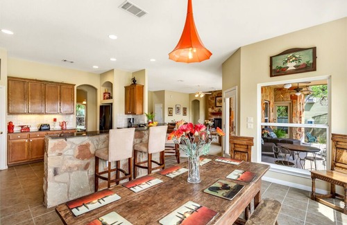 Oatmeal House | Lake Travis Waterfront Home: Boat Dock, Grill, & Balcony