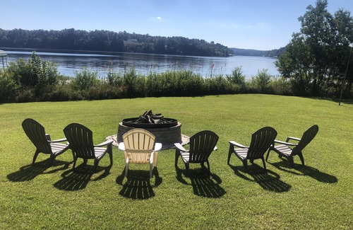 Northport House | Lake Tuscaloosa Views.
