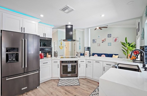 Lake Valencia House | Lake Valencia Cove -Pool Heating Avail