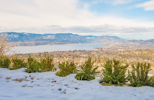Southwest Mission House | Lake View! 1-bedroom unit in Kelowna