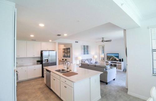 Lakewood Ranch Condo | Lake view 2/2 condo in Lakewood National Golf Club - Piper On Twelve