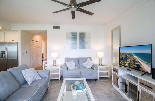 Lakewood Ranch Condo | Lake view 2/2 condo in Lakewood National Golf Club - Piper On Twelve