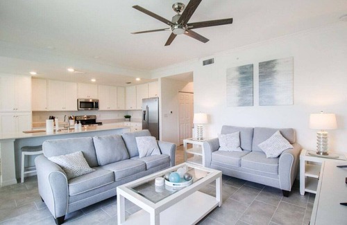 Lakewood Ranch Condo | Lake view 2/2 condo in Lakewood National Golf Club - Piper On Twelve