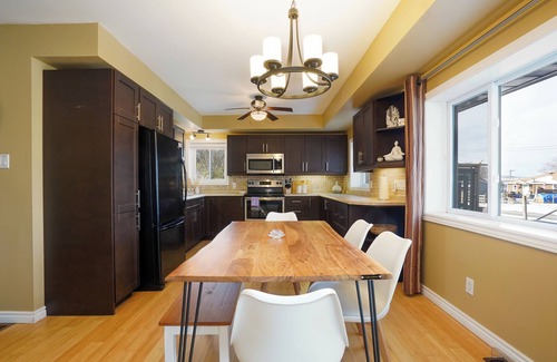 Hamilton Township House | Lake view 3-bedroom cottage- Hot tub & Pool table