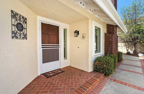 Woodbridge House | Lake View｜Backyard｜Communal Pool｜Lovely Vacation Home #41553
