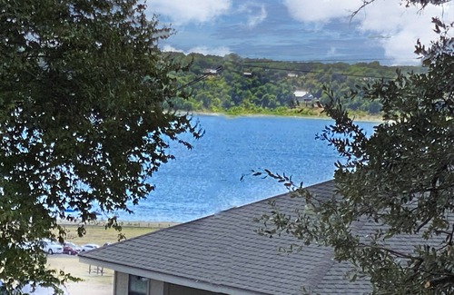 Belton House | Lake View Belton/Temple Lake Park 4/2 Patio, Deck, Gameroom, Perfect Locationn