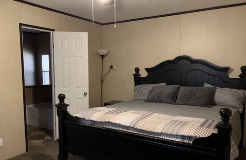 Texanna House | Lake view cabin on lake Eufaula located at Porum Landing