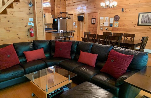 Alpine Lake Ski Chalet | Lake View Chalet in Alpine Lake Resort