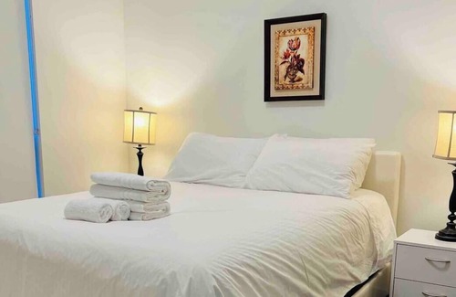 Downtown Kelowna Apartment | Lake View Condo 2 in Kelowna